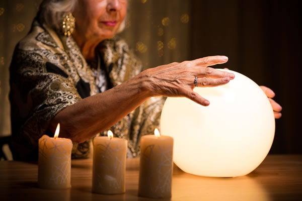 http://www.wishbonix.com/wp-content/uploads/2013/08/fortuneteller.jpg
